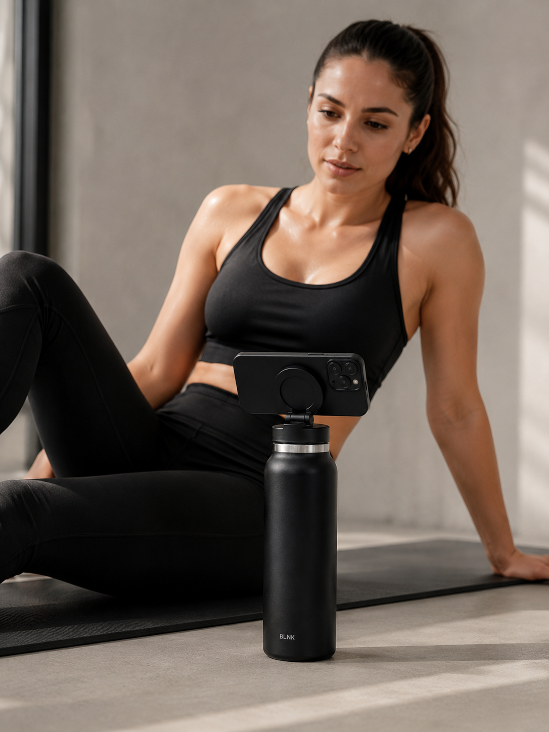 Dock Bottle — Termo con soporte magnético